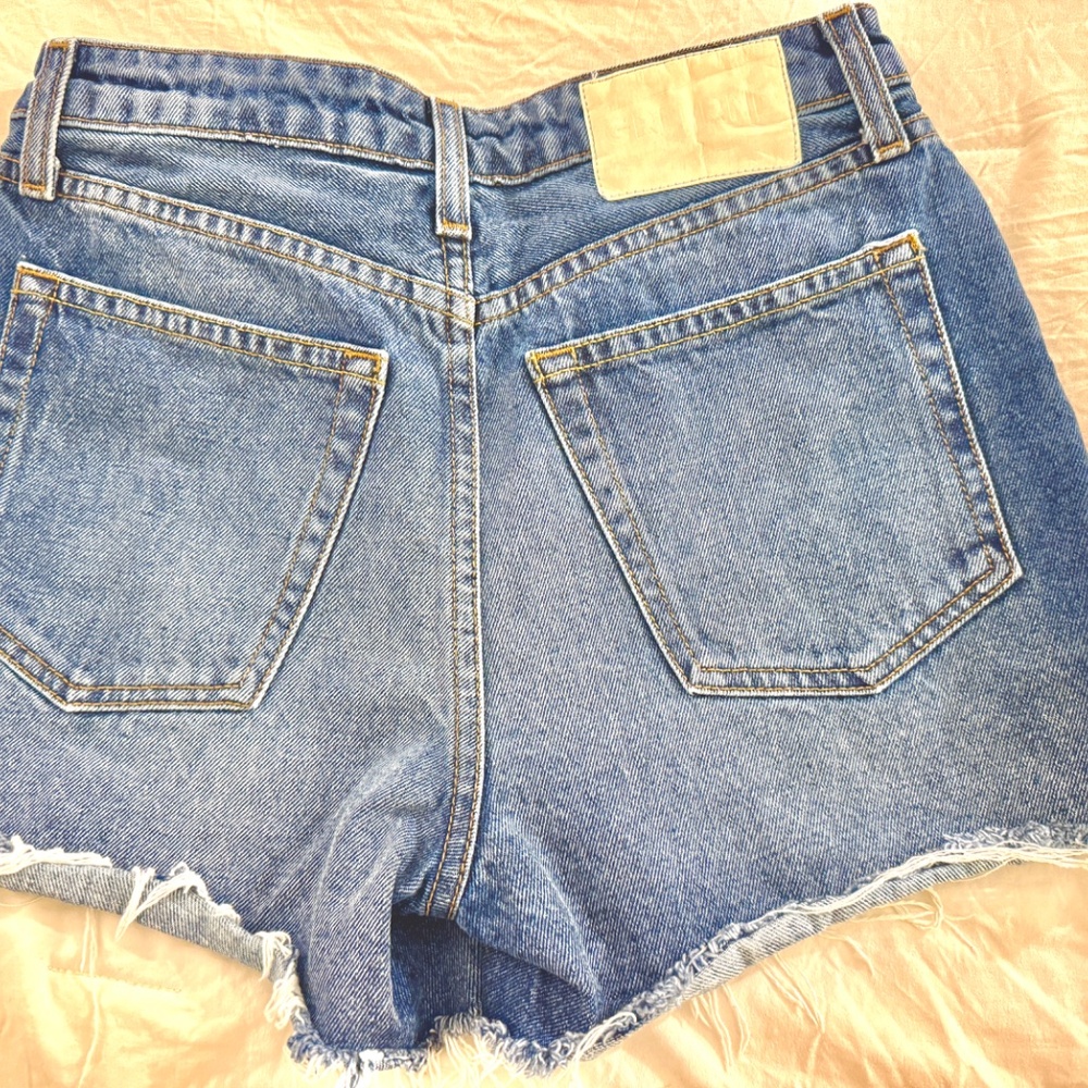 GRLFRIEND-  Denim Cut off Shorts - Size 23 - Picture 4 of 11